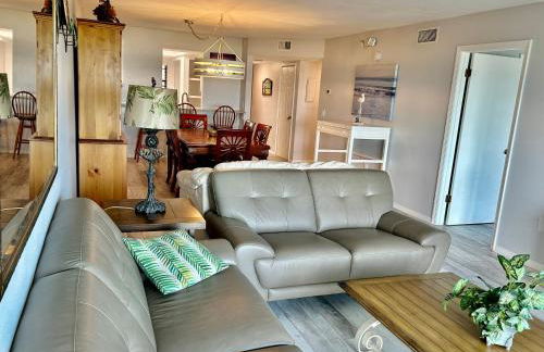 Beach Living at its Best! - Foto 13