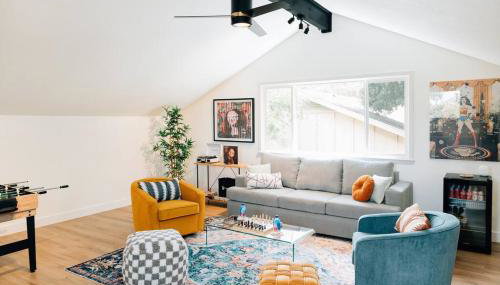 Q2 Stadium Domain Downtown Pool Game Loft - Foto 1, Game Room