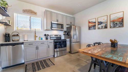 Morrison Getaway - 2BR House BBQ Free Parking - Foto 4, stove, dishwasher