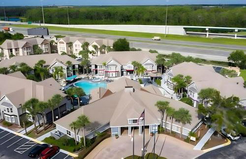 Whimsical Condo 1.5M from Disney - Foto 19