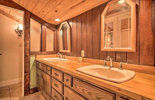 Tranquil Smoky Mountain Cabin with Porch and Fire Pit - Foto 15