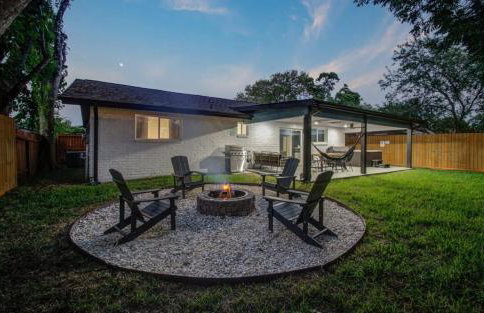 Serene 4-Bed Getaway - Hot tub & Fire Pit - Foto 31