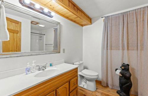 Birdsong- Hot Tub, Game Room, Firepit, WiFi - Foto 8