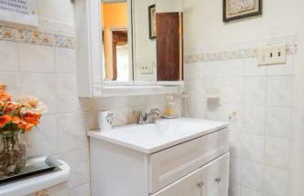 Chekells Cozy stay close to everything Free WIFI - Foto 18