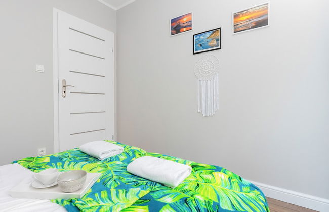 Coast Apartment With Terrace by Renters - Photo 5