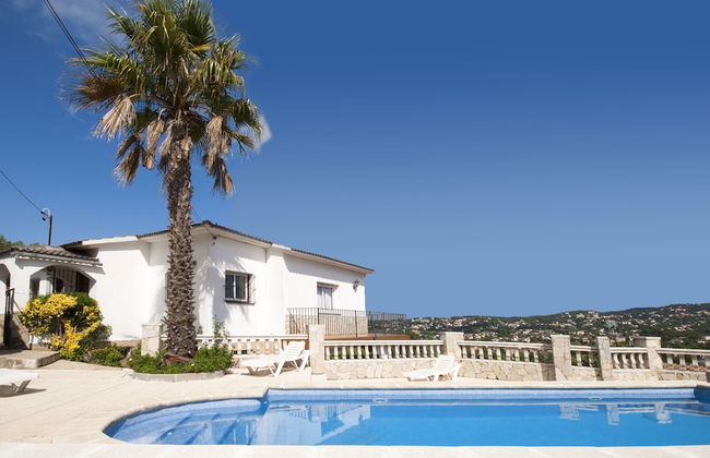 Villa Herreros - Photo 1