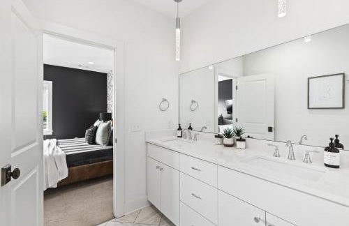 Walk to 12 South and Belmont with Garage FirePit and Patio - Foto 28