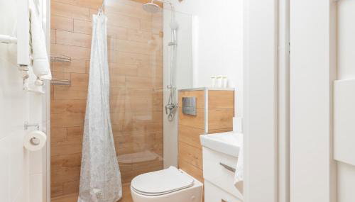 Bright Apartment Nevada with Balcony in Gdansk by Noclegi Renters - Foto 5, towels, Shower