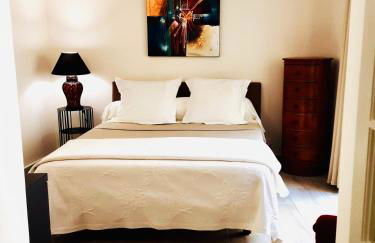 Le Cocon de ville sètois, Clim, patio et garage pour véhicule moyen, type clio, draps et serviettes inclus - Foto 20