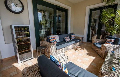 Impressive VILLA Dazura in Valtocado MIJAS - Photo 51