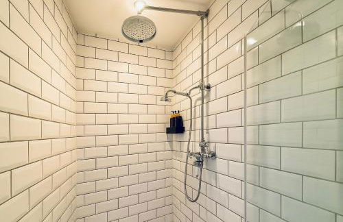 Canal Side Luxury Apartment in Leeds City Centre Sleeps 3 - Foto 25