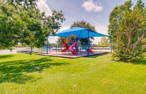 Lake Conroe Condo Balcony, Views and Pool Access! - Photo 30