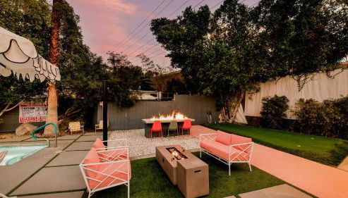 2 Rooms Sleeps 8 Retro Hotel w Pool Wesley King Studio Buyout by AvantStay - Foto 3, Other
