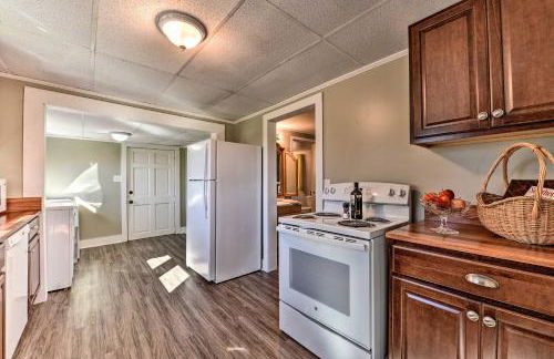 Porch, Fire Pit and Grill Blue Ridge Mtn Cottage! - Foto 12