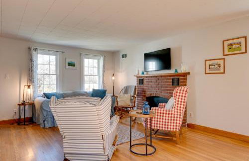 Charming Farmhouse Walk to Village and Trails! - Foto 3