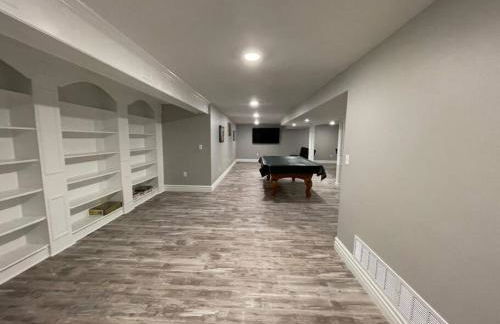 Private 4 Bedroom Home with a hot tub - Foto 6