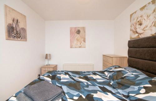 5 bed house with free secure parking in pleasant quiet location - Photo 11