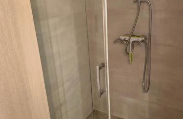 Domek wypoczynkowy w lesie nad jeziorem - Foto 12