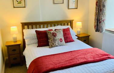 The Beautiful Bobbin - Premium Cottage with views, local walks, wood burner & pubs - Photo 8