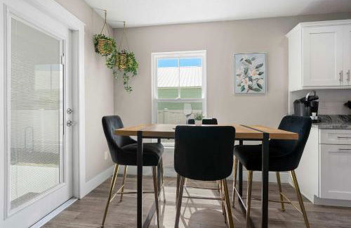 5 Minutes to Beach and Downtown Fire pit Grill - Foto 25