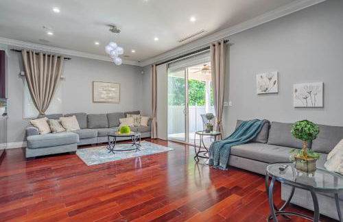 Regal 4 bed with hot tub close to Universal sleeps 15 - Foto 2