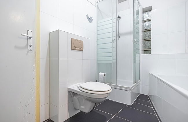 Cozy Room Near U6 Dresdner Subway Line - Photo 42