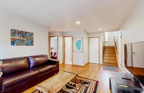 Sunlit Forest Haven - Foto 28