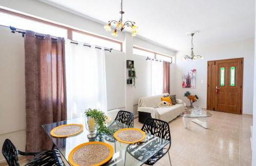 The Mirror House - Photo 2