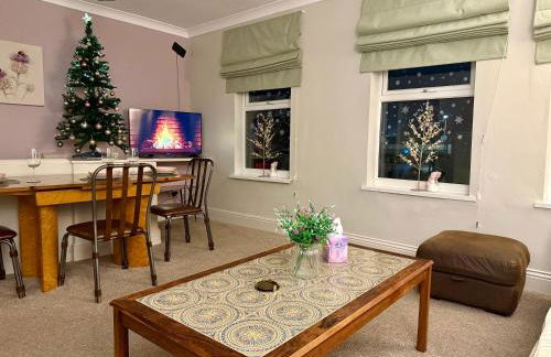 The Lily•Central Beeston•Private Apartment•SmartTV•Free Wi-Fi•Tram• - Photo 12