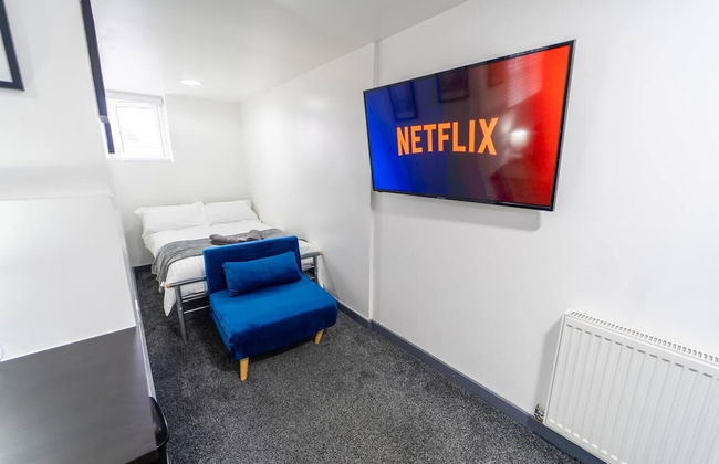 Captivating 1-bed Studio in Birmingham - Photo 4