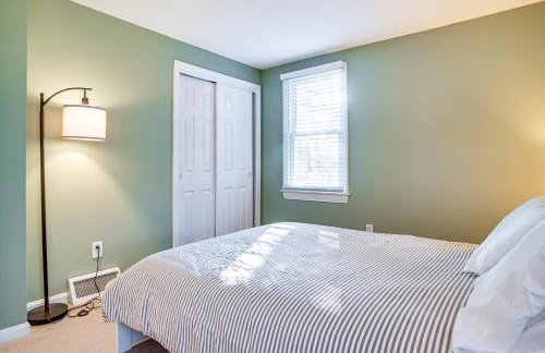 Ping-Pong and Backyard Spacious Chatham Retreat - Foto 17