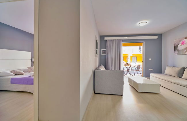 Sunrise Village Hotel - Photo 14