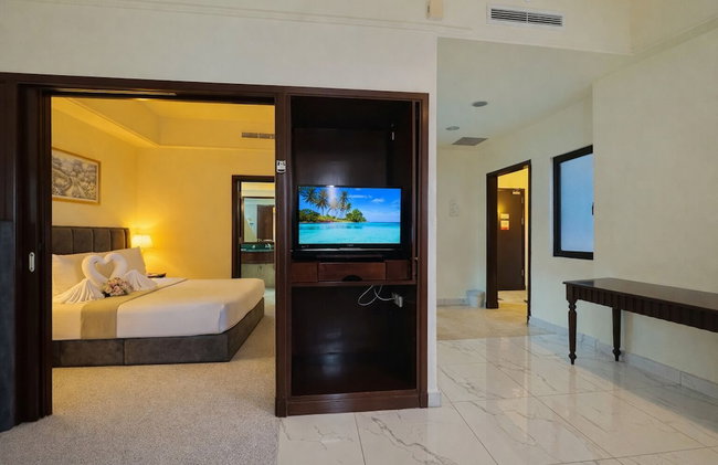 Luxy Service Suites At Times Square - Photo 40