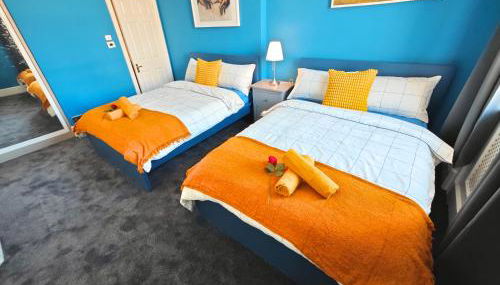 Luxury 4-Bedroom Apartment in Oxford Street - Foto 5, towels