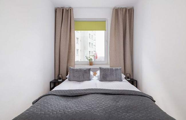 Grey Apartment in Katowice by Renters - Foto 3