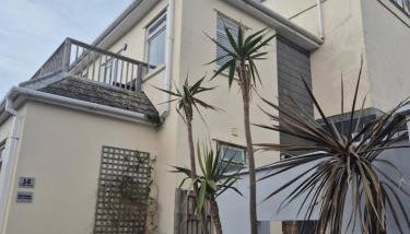 Hidden Gem near the beach with pool table - Foto 5