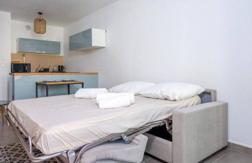 Studio Port Golfe-Juan Parking Wifi Climatisation Terrasse - Foto 10