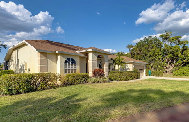 Private Pool, Pond Views, & Bonus Lounge in Gated Naples Community Drive to Dining & Sand - Foto 37