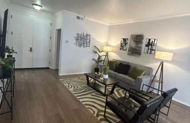 Beverly Hills City Vibe 1 br Apt w Parking 324 - Photo 2