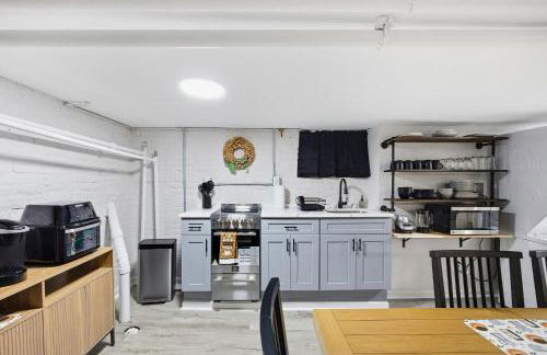 Airport Haven - Cozy 2BR Apt 5 Min Away - Foto 15