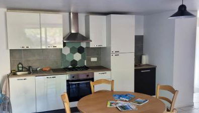 Studio en plein coeur de Chanac - Foto 5, stove