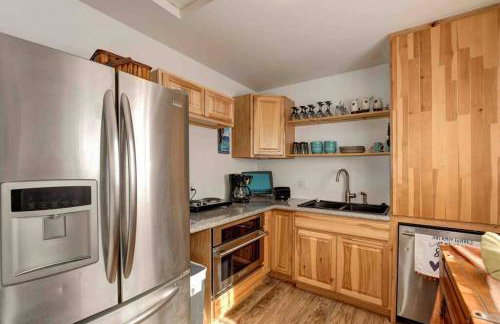 Cozy Guesthouse with view from large deck - Foto 12