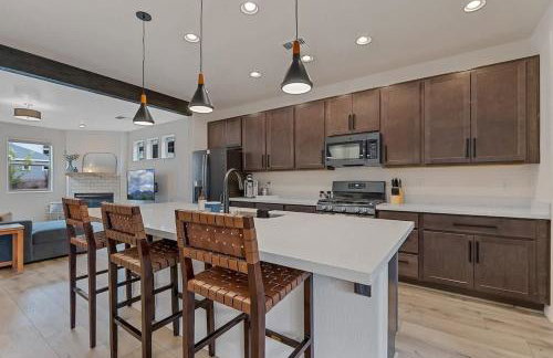 Flagstaff 3BR Cozy Retreat w Fireplace & BBQ - Foto 10