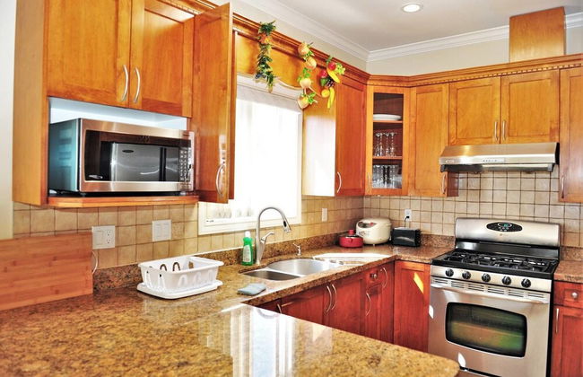 Vancouver West Private House Second Floor - Photo 9