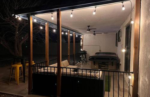 Casa Charleston-3BR-2Bath-Private HOT TUB-Pet Friendly-No Pet Fees! - Photo 56