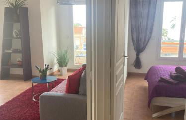 Comfy 2 min to Beach - AC - Photo 9