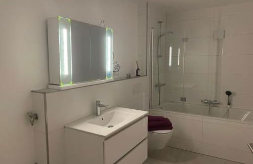 Charmante Doppelhaushälfte mit geräumiger Wohnung und Sonnenterrasse in Wiehl - Foto 13