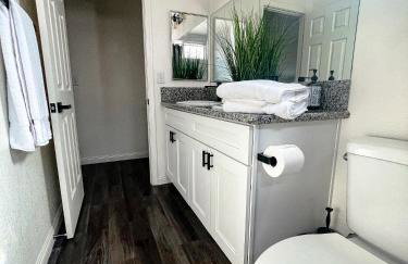 VEGAS GEM 4BDR KING BED Wifi GARAGE PRKNG - Foto 43