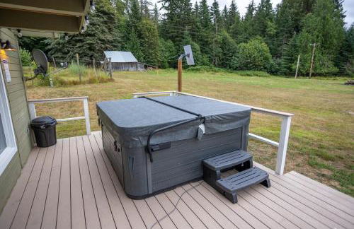 Mt Rainier!Best place to stay with family and friends! Sleeps10!4B 2B Home! Hottub!PondView!Paradise! - Foto 31
