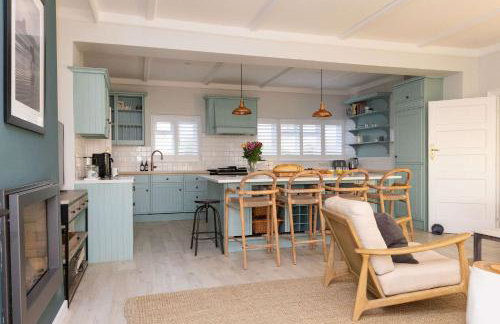 Luxury Beachfront Retreat for 14 with Hot Tub - Photo 13